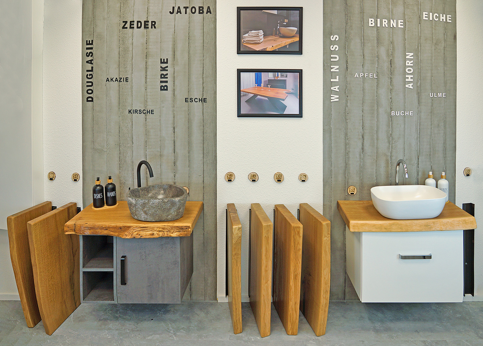 Vollholz-Waschtische im Unikat-Showroom