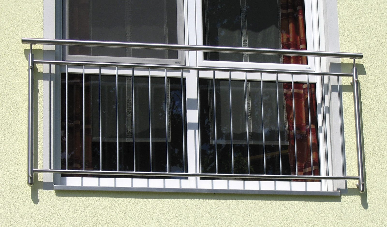 Französischer Balkon in klassischer Edelstahl-Ausführung