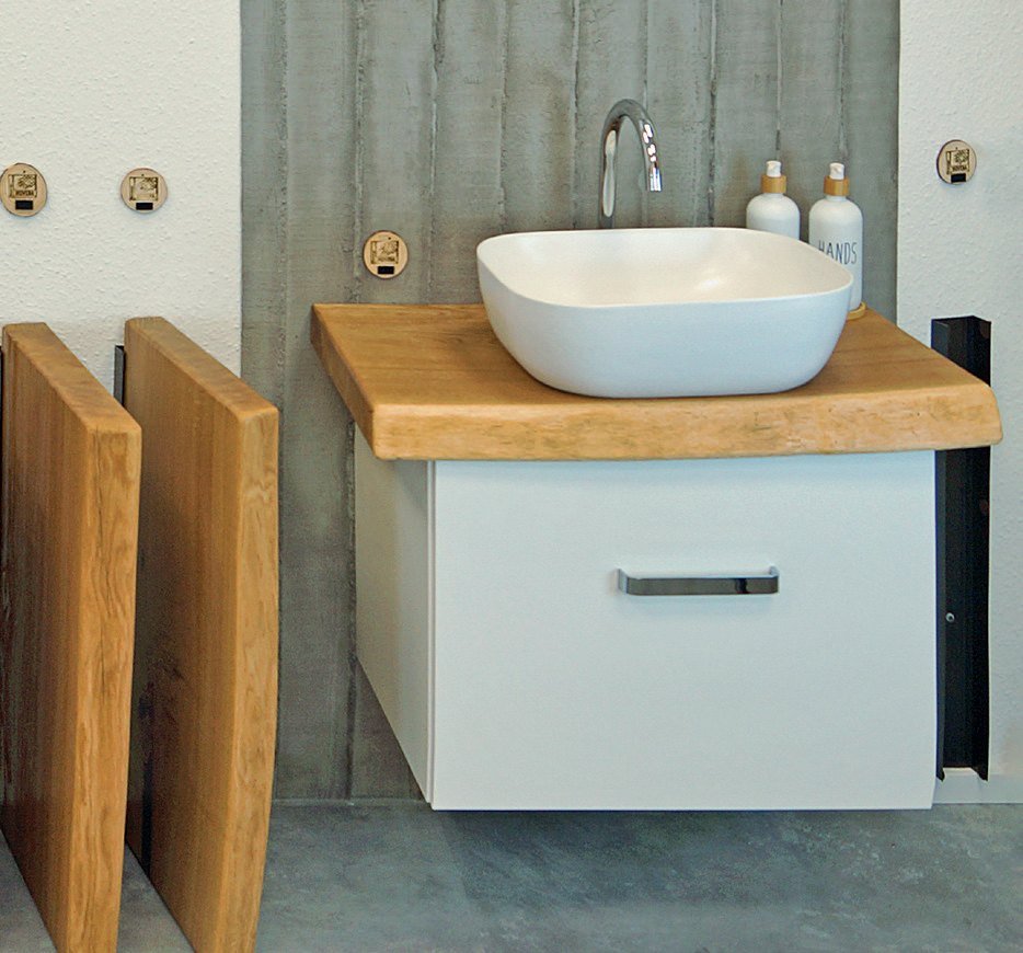 Waschtisch aus Holz