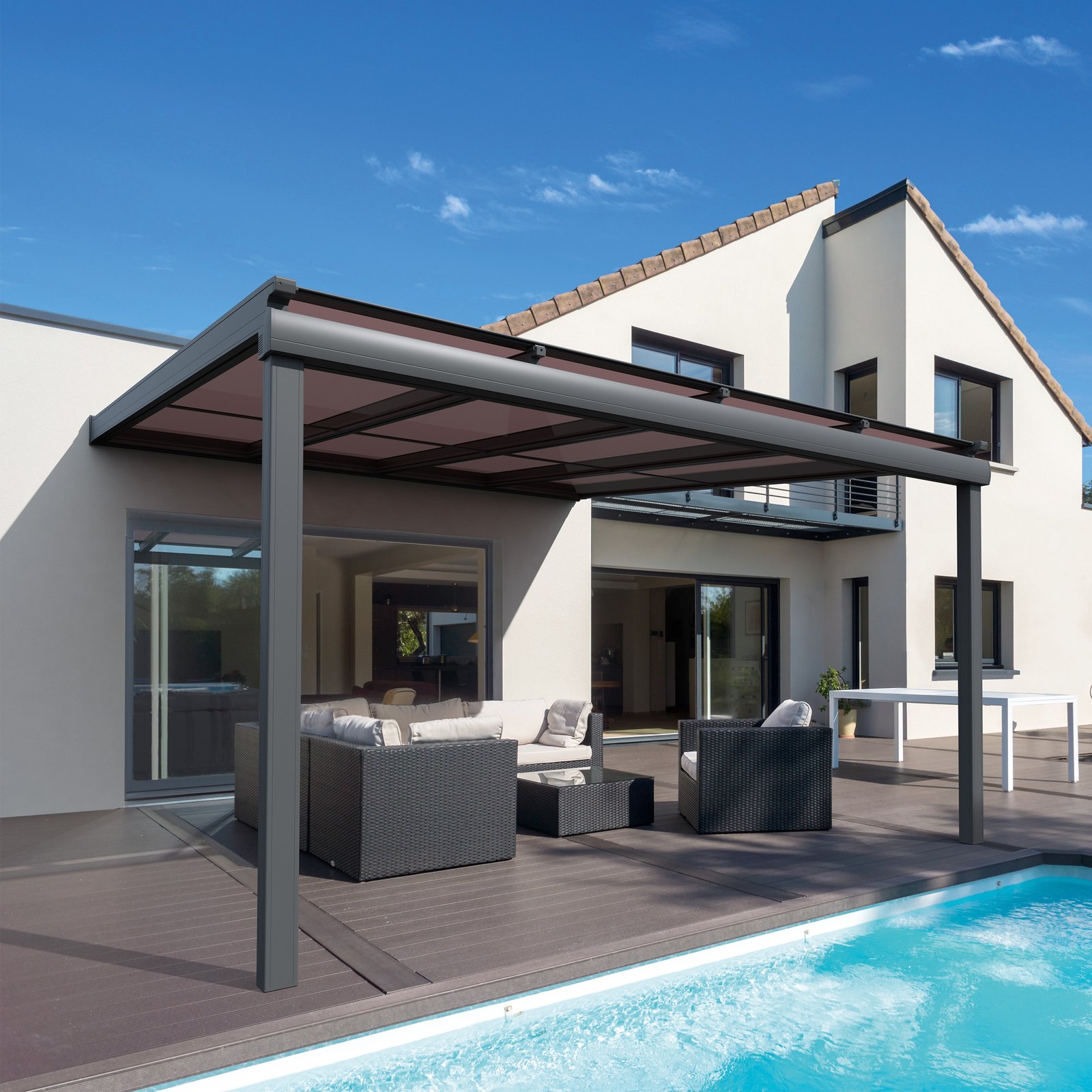 Glasdach mit Zip-Markise am Pool